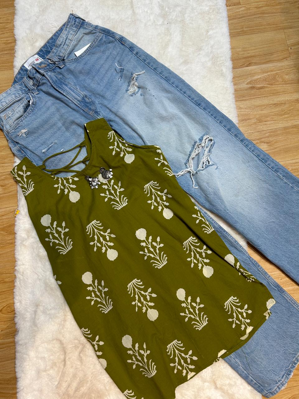 Short Backless Kurti