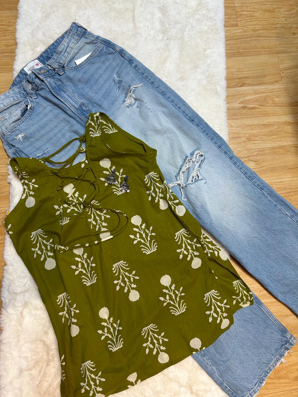 Short Backless Kurti